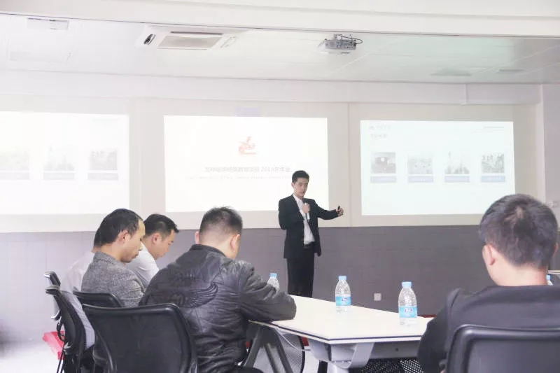 1567568125520417.jpg 640.webp (7).jpg